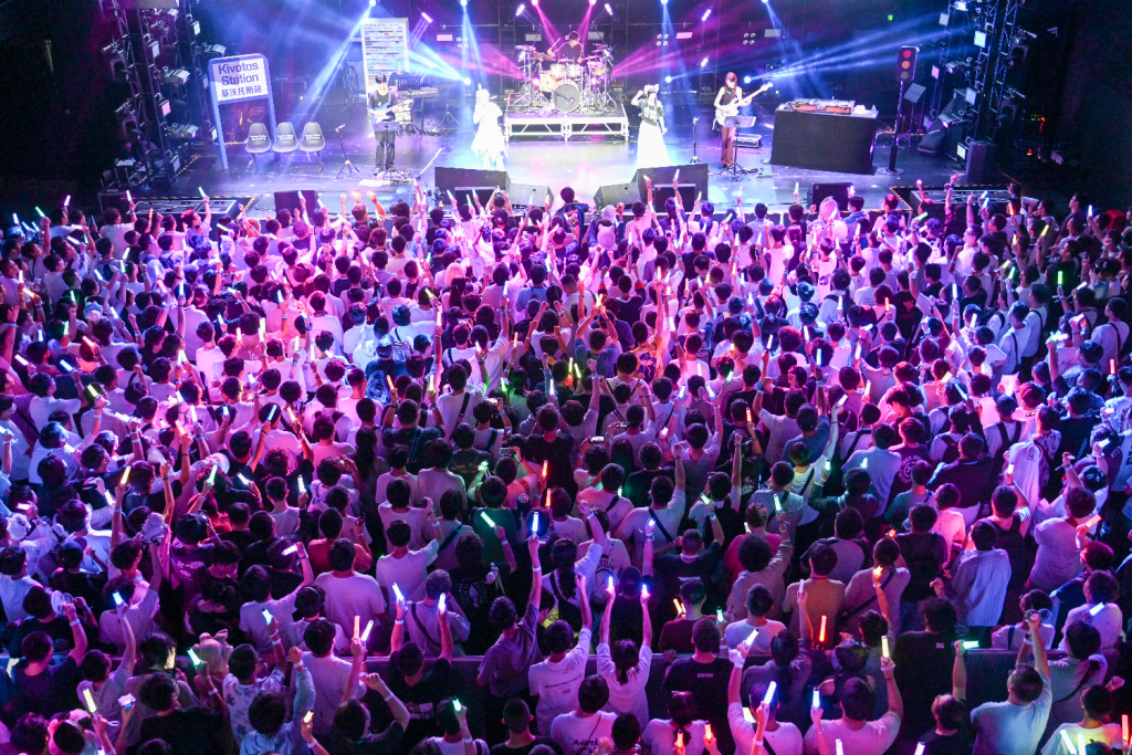 2026年8月8日，《蔚蓝档案》三周年演唱会在上海蜚声LIVEHOUSE举行。澎湃新闻记者 朱伟辉 图
